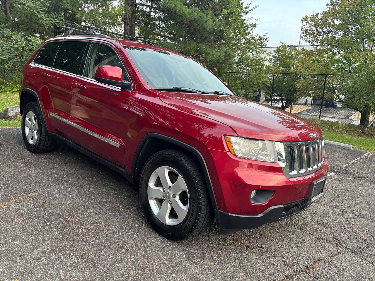 Used 2012 Jeep Grand Cherokee Laredo AWD/4WD image 3