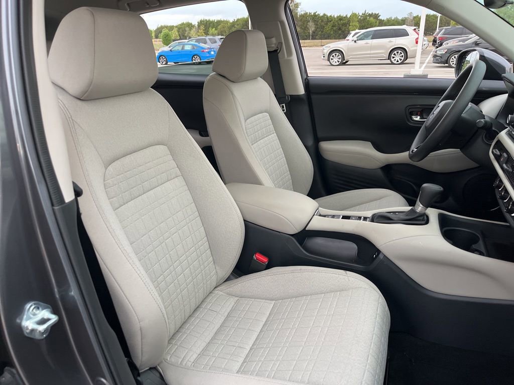 Certified 2025 Honda HR-V LX image 28