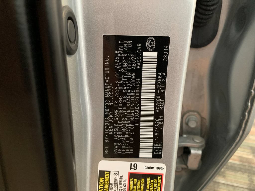 Used 2025 Toyota Camry LE w/ Convenience Package FWD image 34