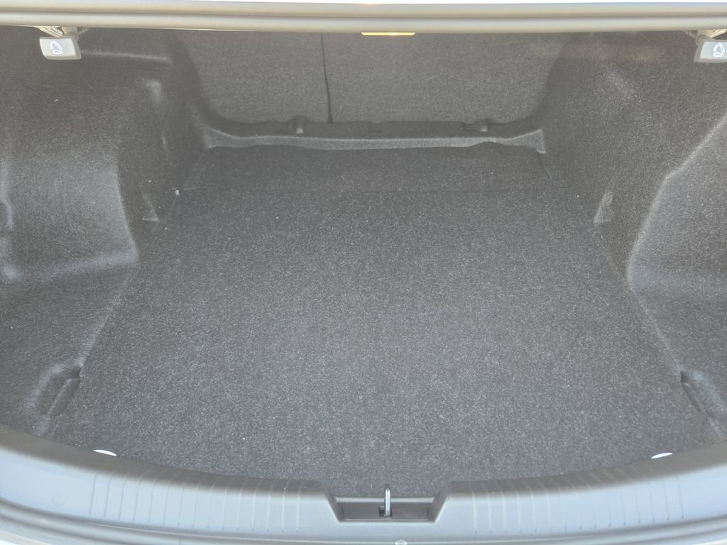 Used 2025 Chevrolet Malibu LS image 26