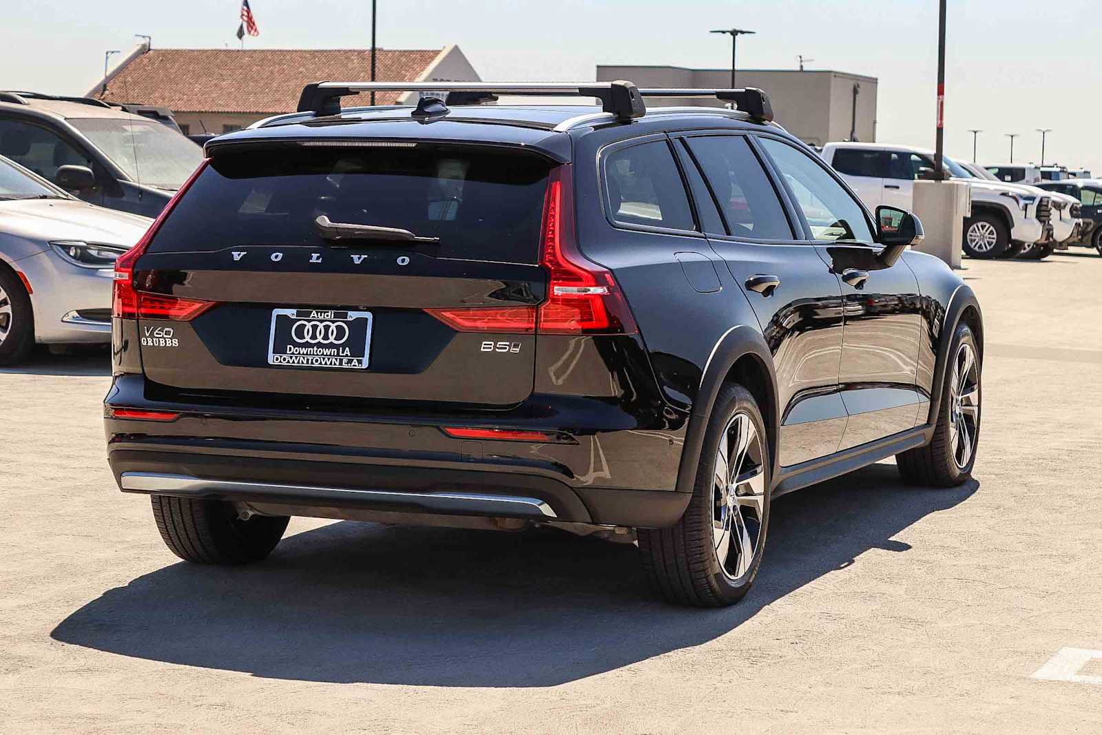 Used 2023 Volvo V60 B5 Cross Country Plus AWD/4WD image 4
