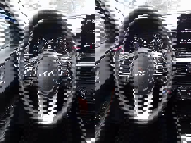 Used 2023 Kia Forte LXS image 11