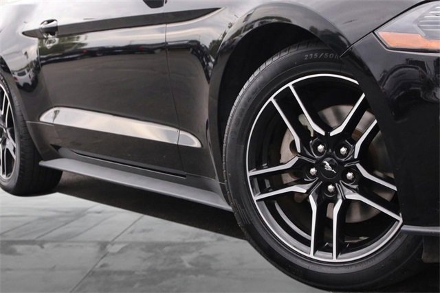 Used 2023 Ford Mustang Premium image 3