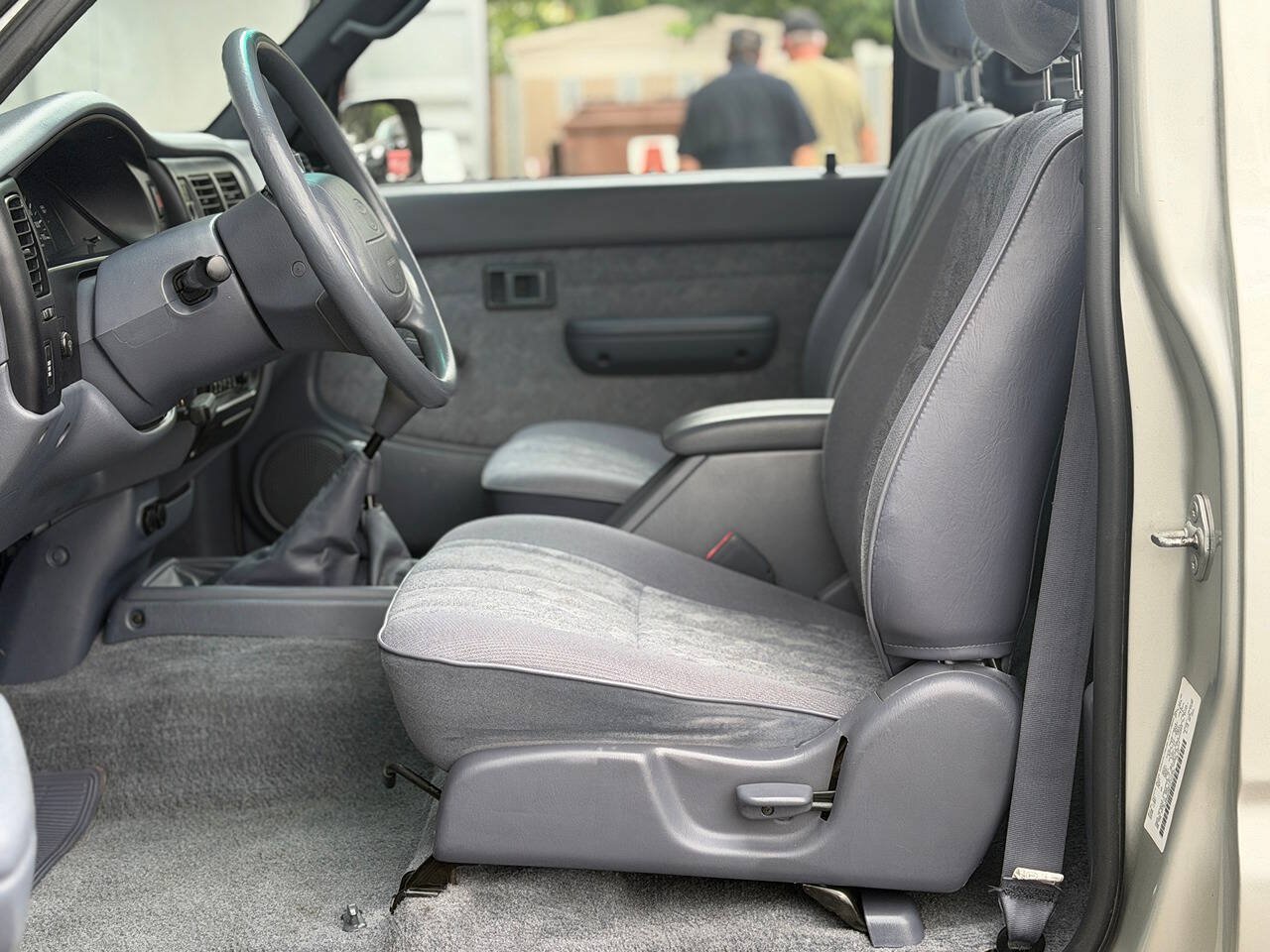 Used 2000 Toyota Tacoma 4x4 Regular Cab image 33