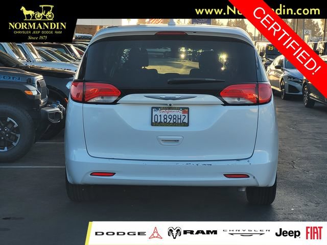 Certified 2017 Chrysler Pacifica LX FWD image 4