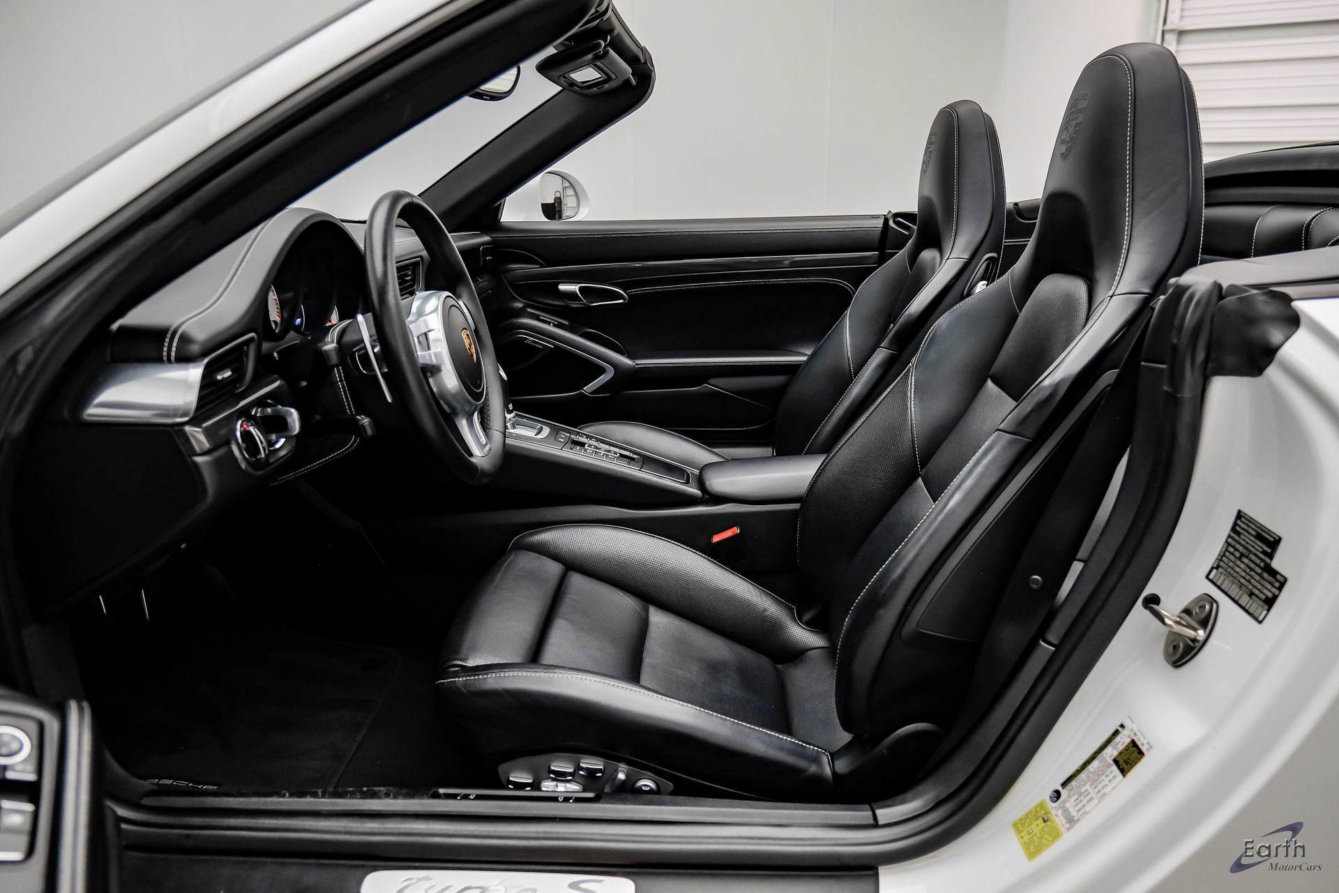Used 2016 Porsche 911 Turbo S AWD/4WD image 40