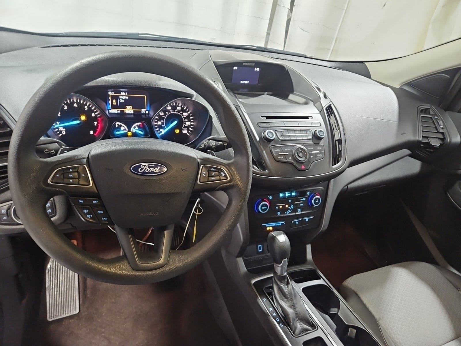 Used 2017 Ford Escape SE image 11