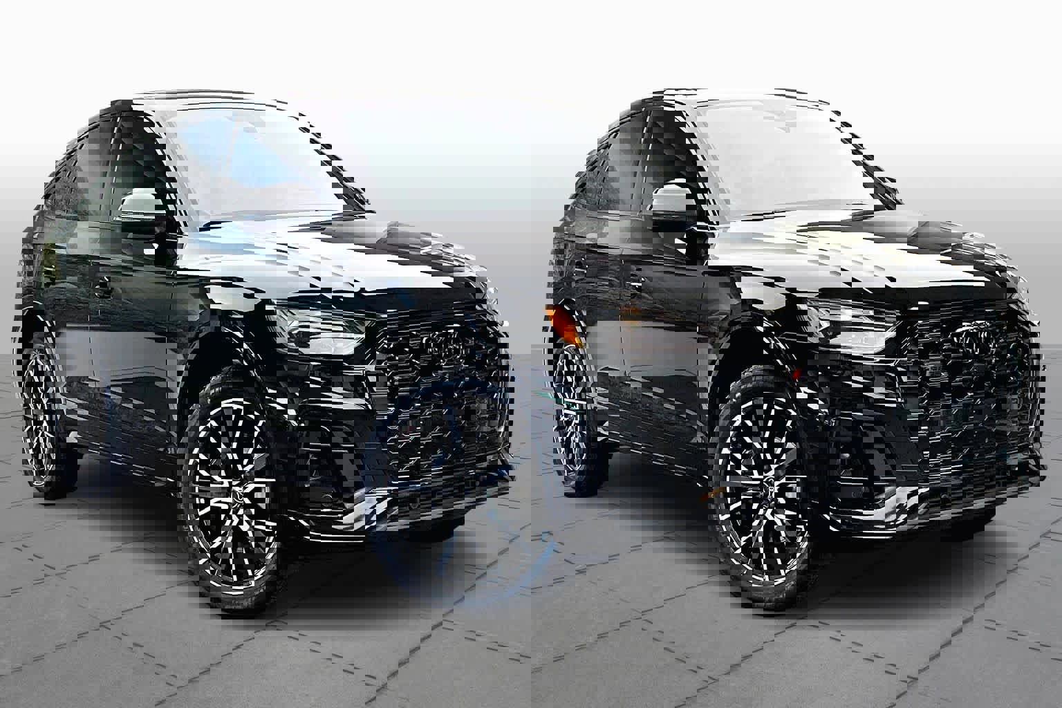 Used 2023 Audi SQ5 Premium Plus w/ Premium Plus Package image 3