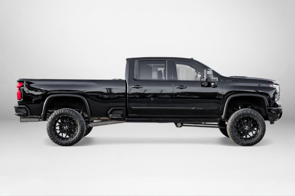Used 2024 Chevrolet Silverado 2500 High Country w/ High Country Premium Package image 5