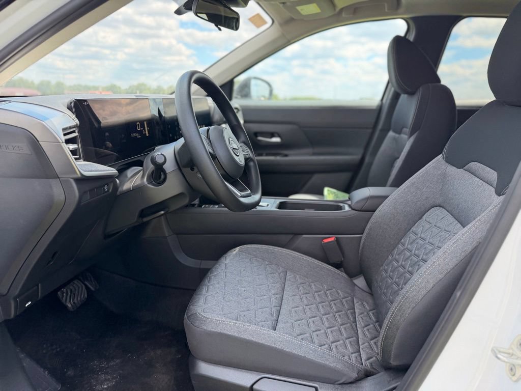 New 2026 Nissan Kicks SV w/ SV Premium Package FWD image 8