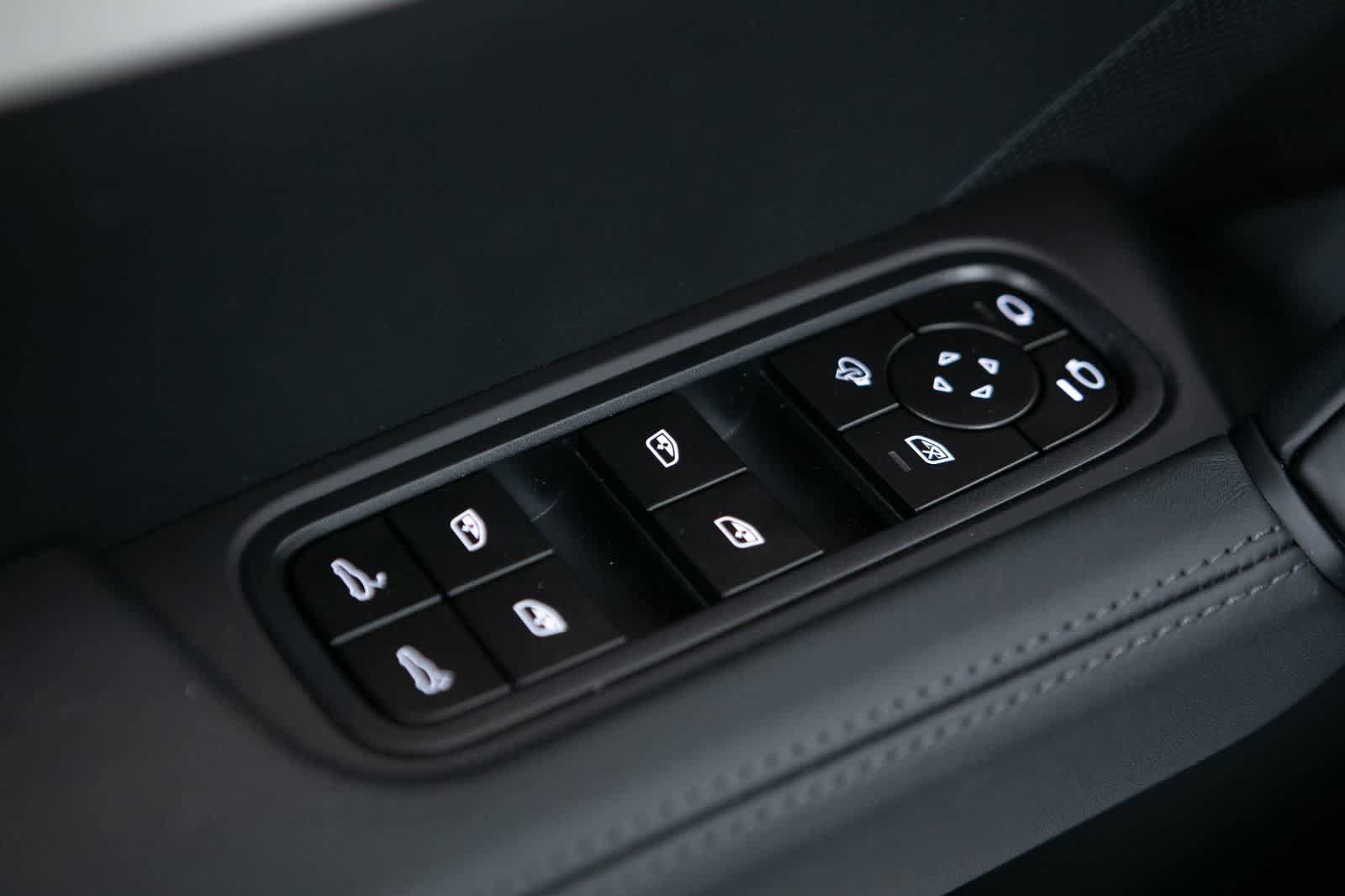 New 2026 Porsche Cayenne S image 24