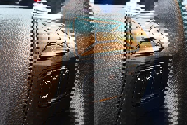 Used 2017 Ford Explorer XLT image 18