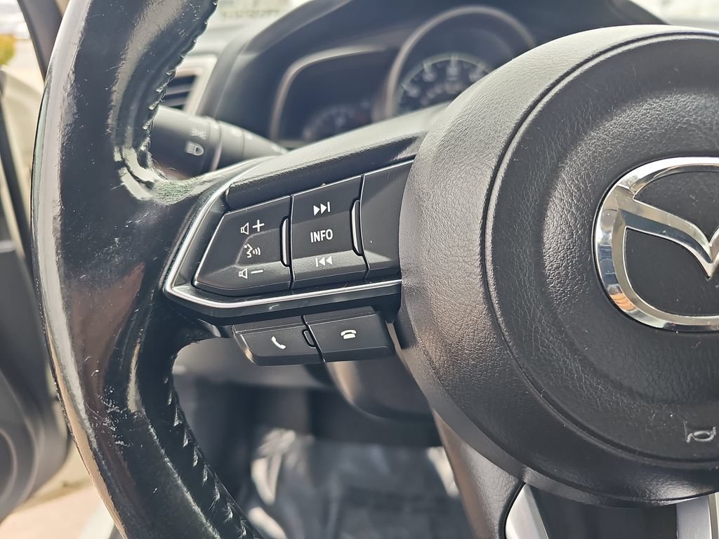 Used 2018 MAZDA MAZDA3 Touring FWD image 16