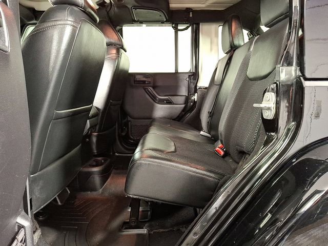 Used 2016 Jeep Wrangler Unlimited Sahara image 12