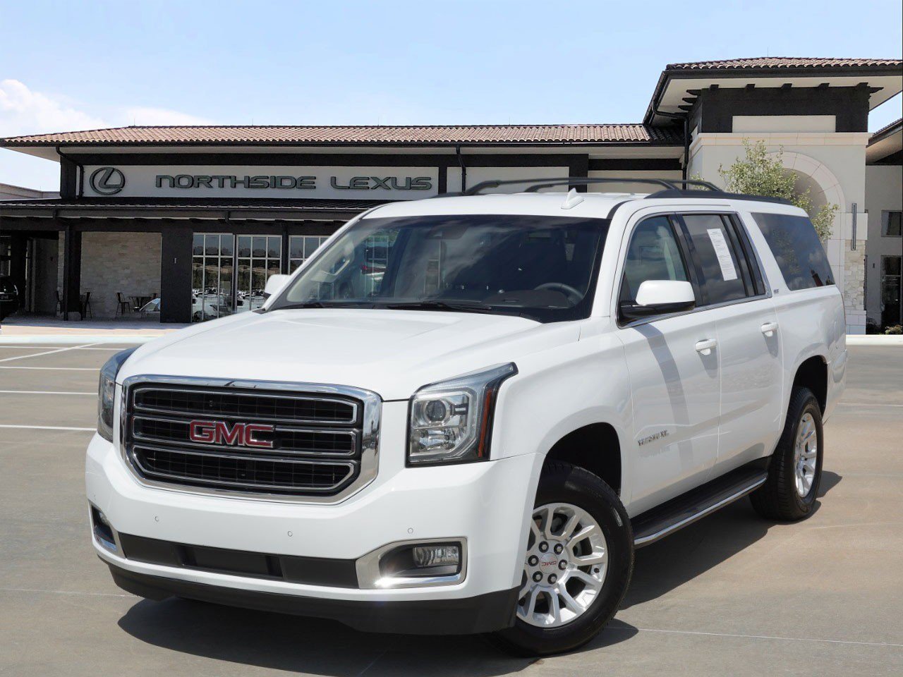 Used 2018 GMC Yukon XL SLT image 1