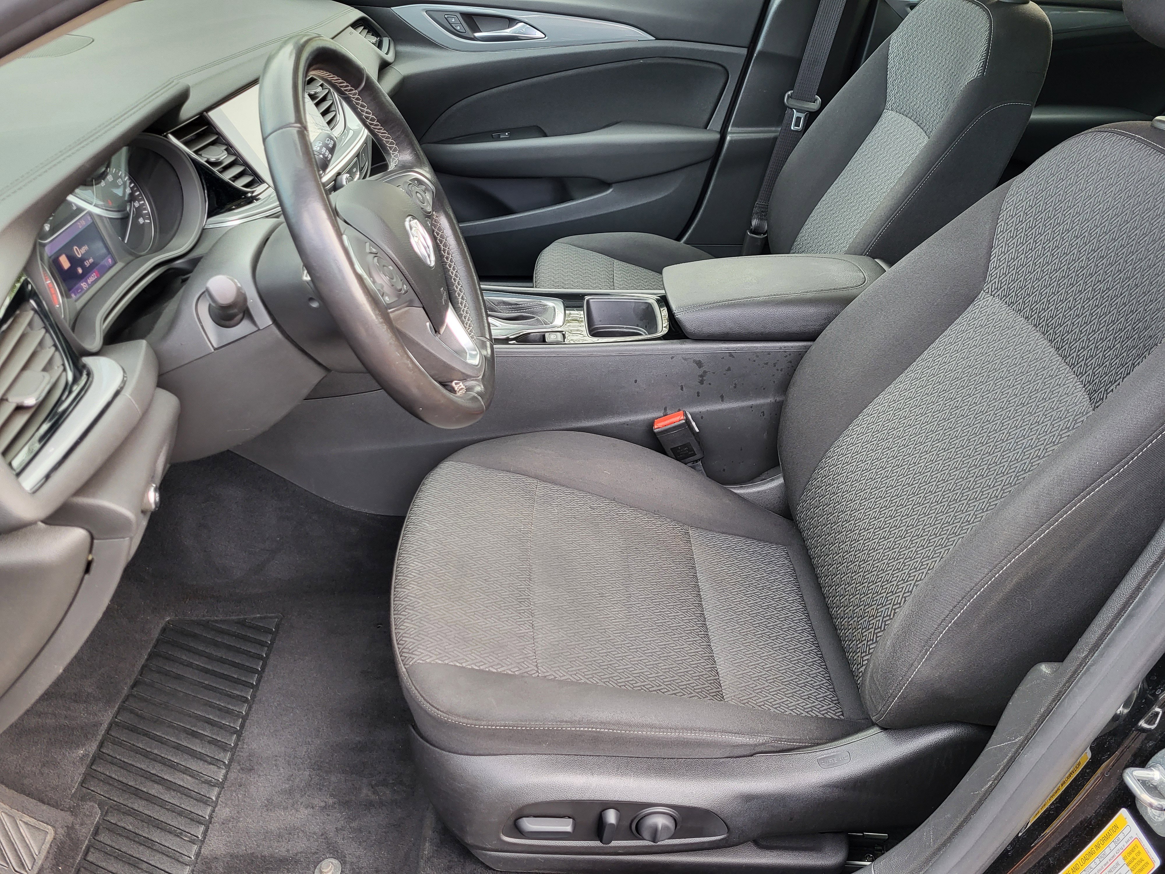 Used 2019 Buick Regal Preferred w/ Sights and Sounds Package image 8