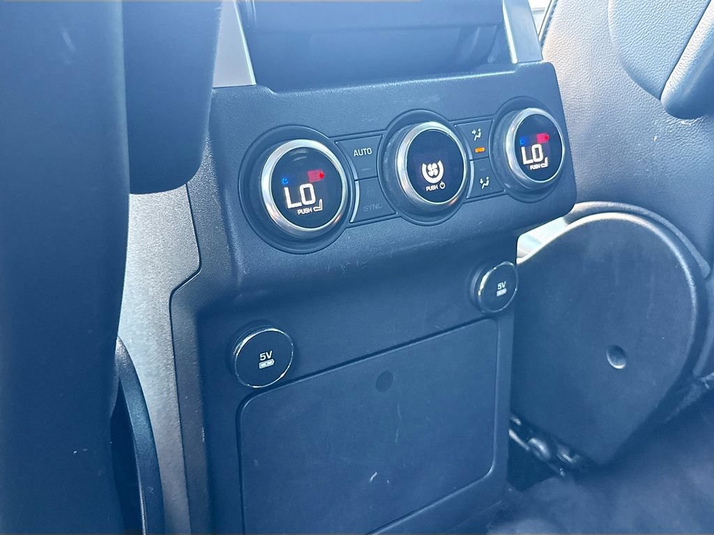 Used 2019 Land Rover Discovery HSE AWD/4WD image 28