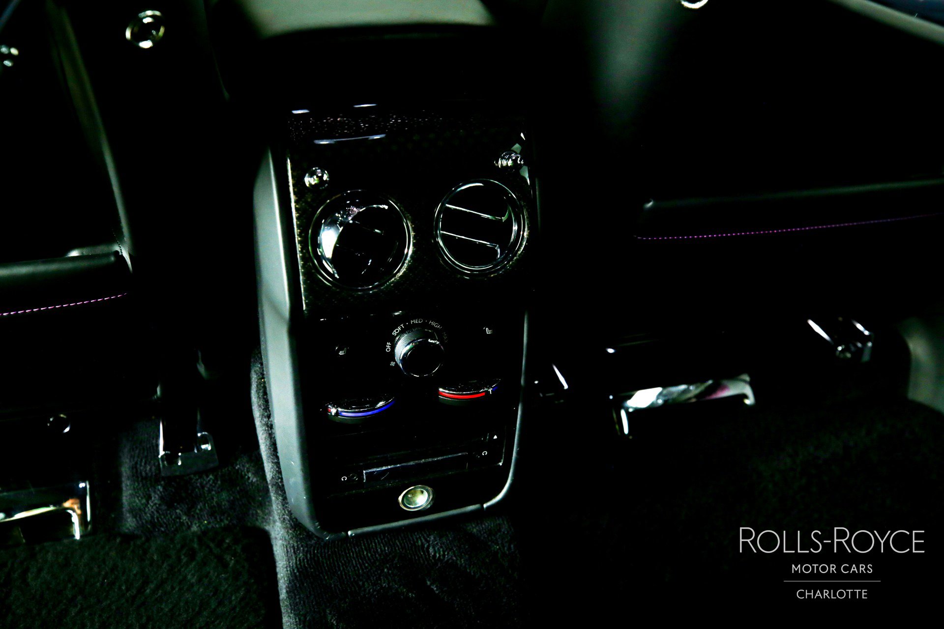 Used 2020 Rolls-Royce Cullinan Black Badge image 22