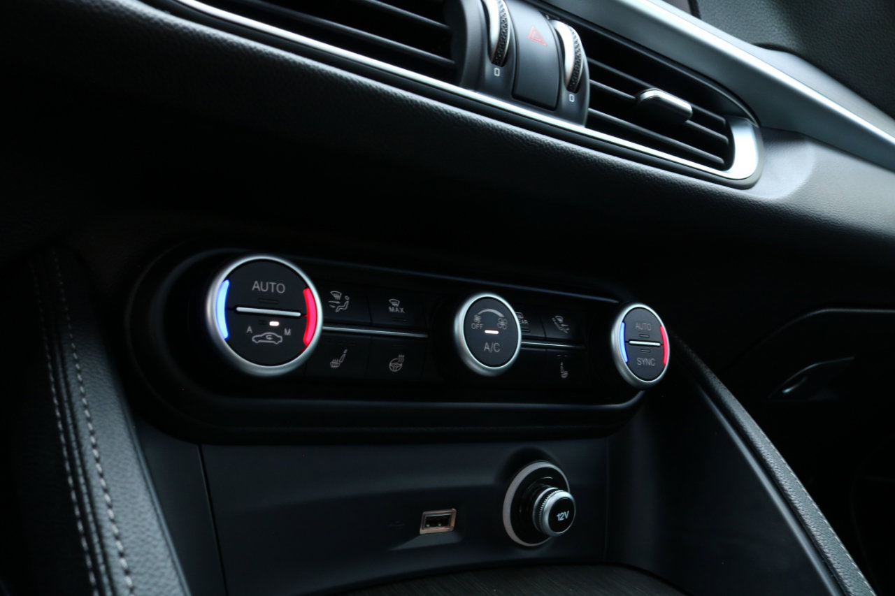 Used 2020 Alfa Romeo Stelvio Ti w/ Active Blind Spot Package image 30