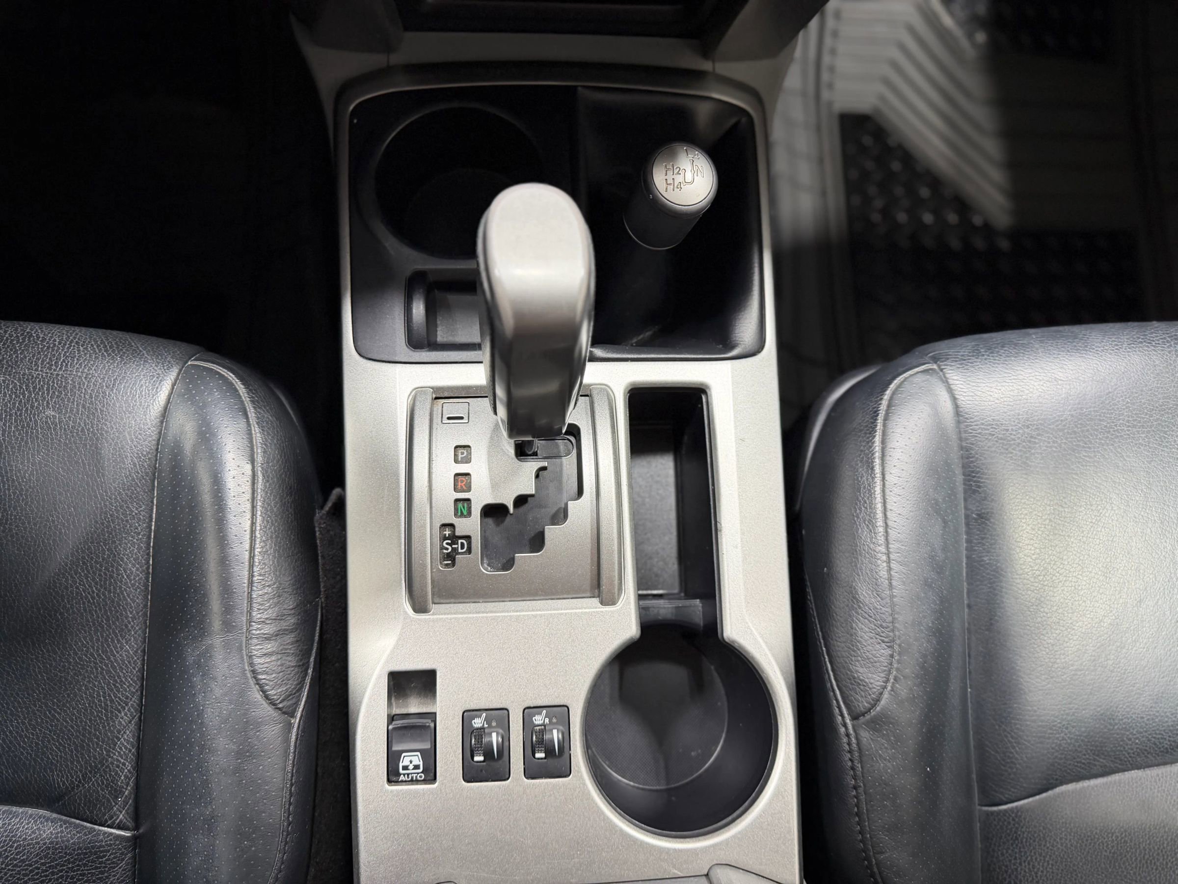 Used 2010 Toyota 4Runner SR5 image 17