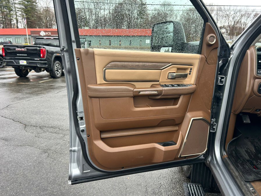 Used 2023 RAM 3500 Limited image 15