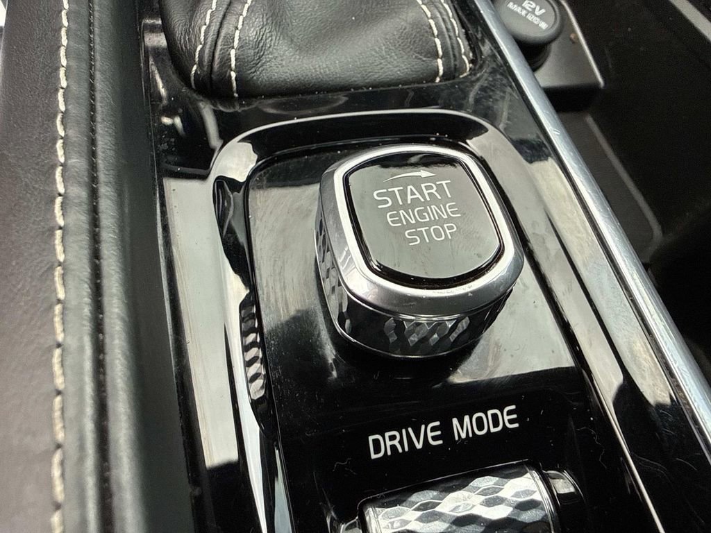 Used 2018 Volvo V90 T5 R-Design image 38