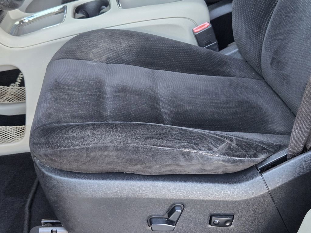 Used 2014 Dodge Grand Caravan SXT FWD image 26