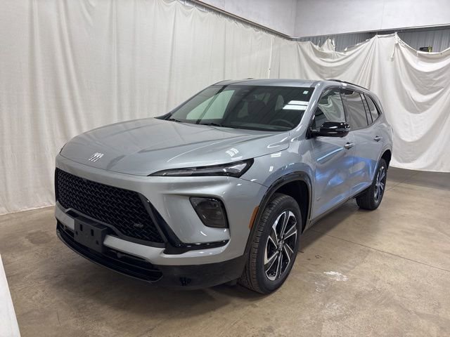 Used 2025 Buick Enclave Sport Touring image 8