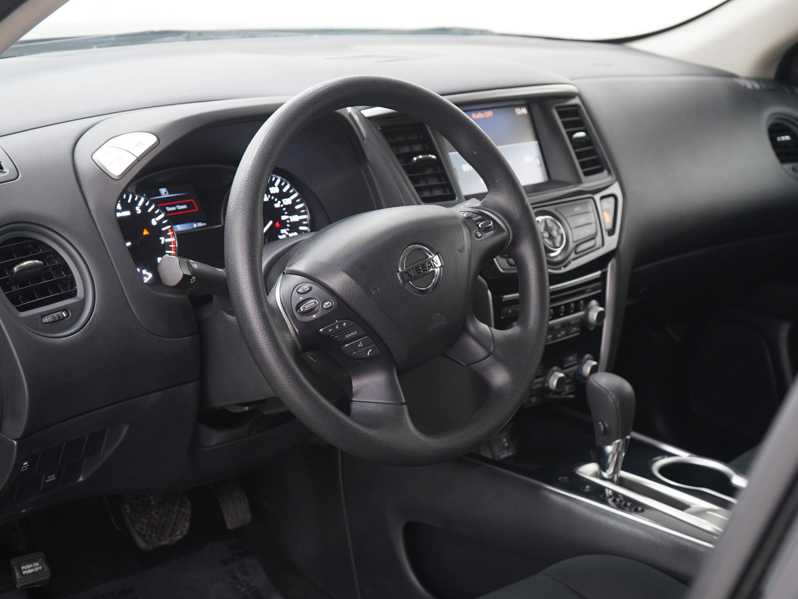 Used 2019 Nissan Pathfinder S image 22