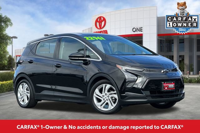 Used 2023 Chevrolet Bolt LT FWD image 2
