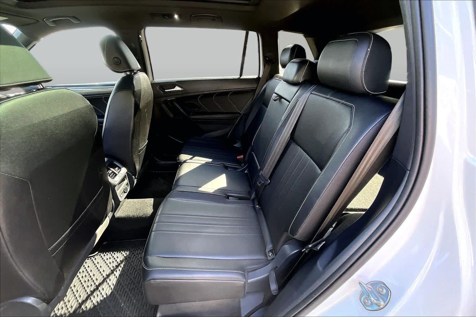 Used 2024 Volkswagen Tiguan SE R-Line AWD/4WD image 20