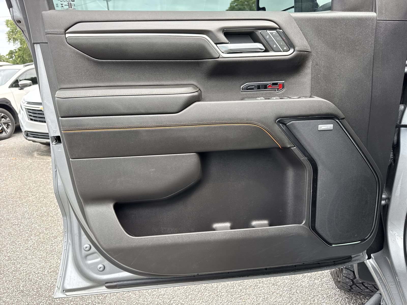 Used 2024 GMC Sierra 1500 AT4 w/ Technology Package AWD/4WD image 14