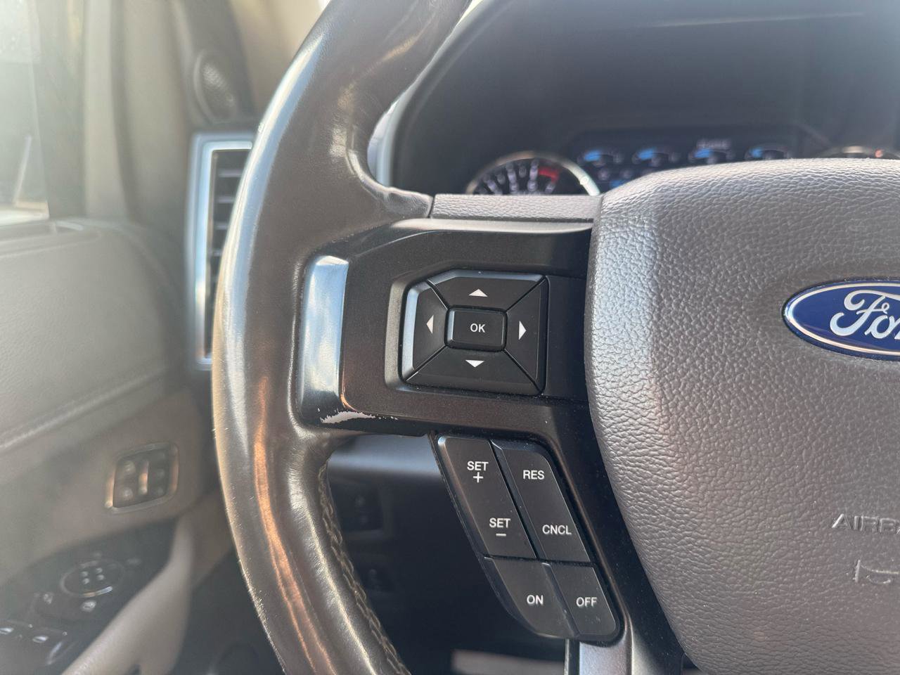 Used 2020 Ford Expedition Limited image 45