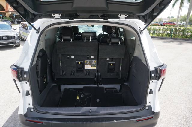 Used 2022 Toyota Sienna LE FWD image 12