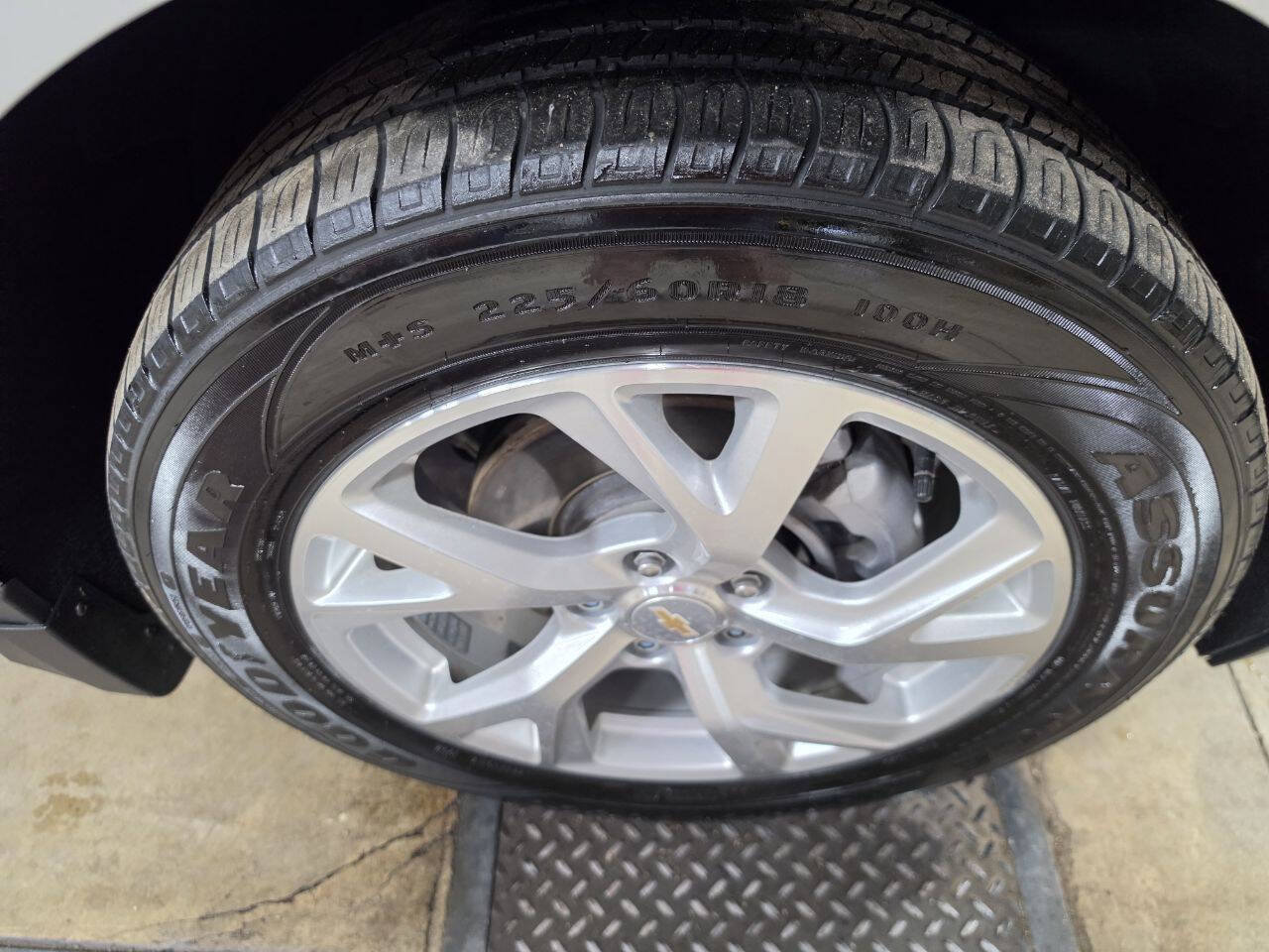 Used 2021 Chevrolet Equinox Premier w/ LPO, Floor Liner Package AWD/4WD image 10