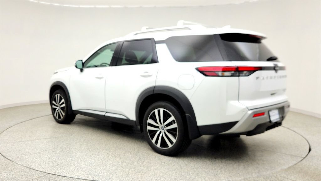 Used 2025 Nissan Pathfinder Platinum w/ Cargo Package AWD/4WD image 7