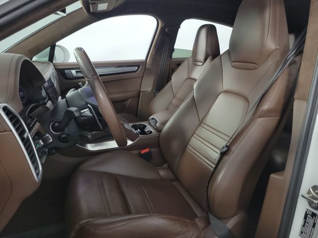 Used 2023 Porsche Cayenne Turbo AWD/4WD image 13