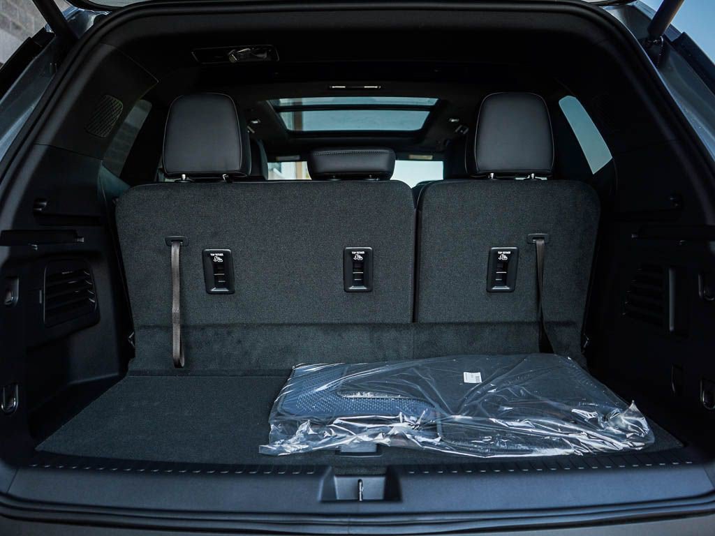 New 2026 GMC Acadia Elevation w/ Black Edition AWD/4WD image 8