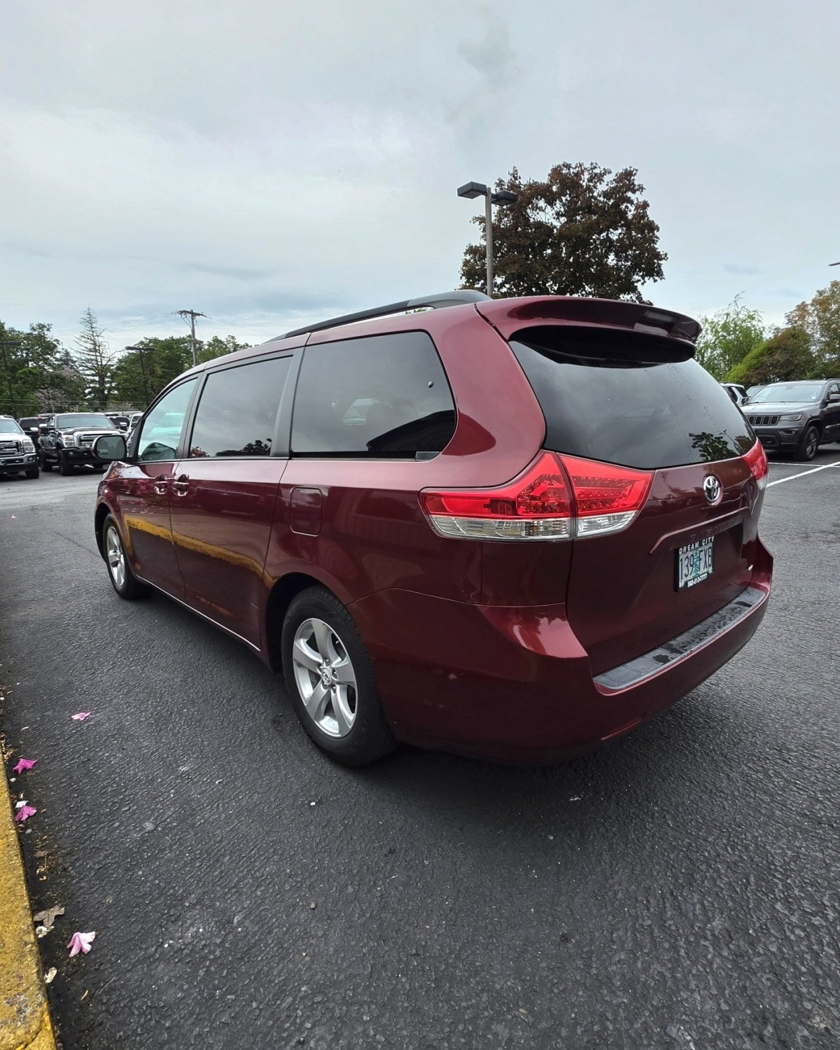 Used 2011 Toyota Sienna LE FWD image 8