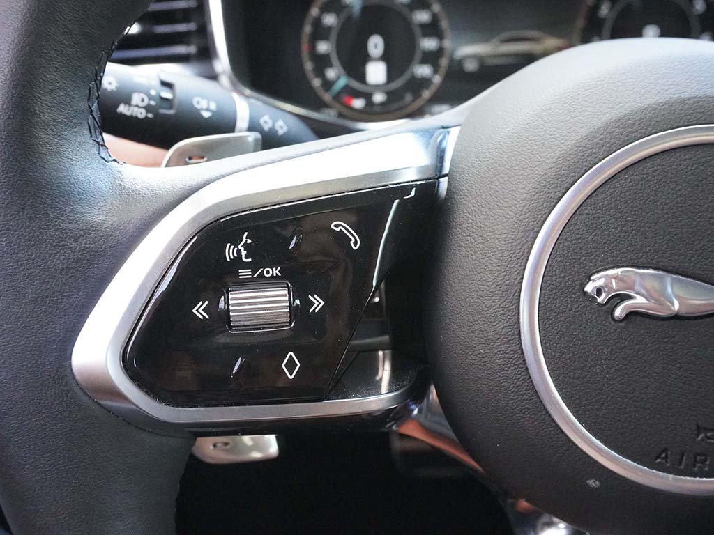 Used 2024 Jaguar XF R-Dynamic SE RWD image 45