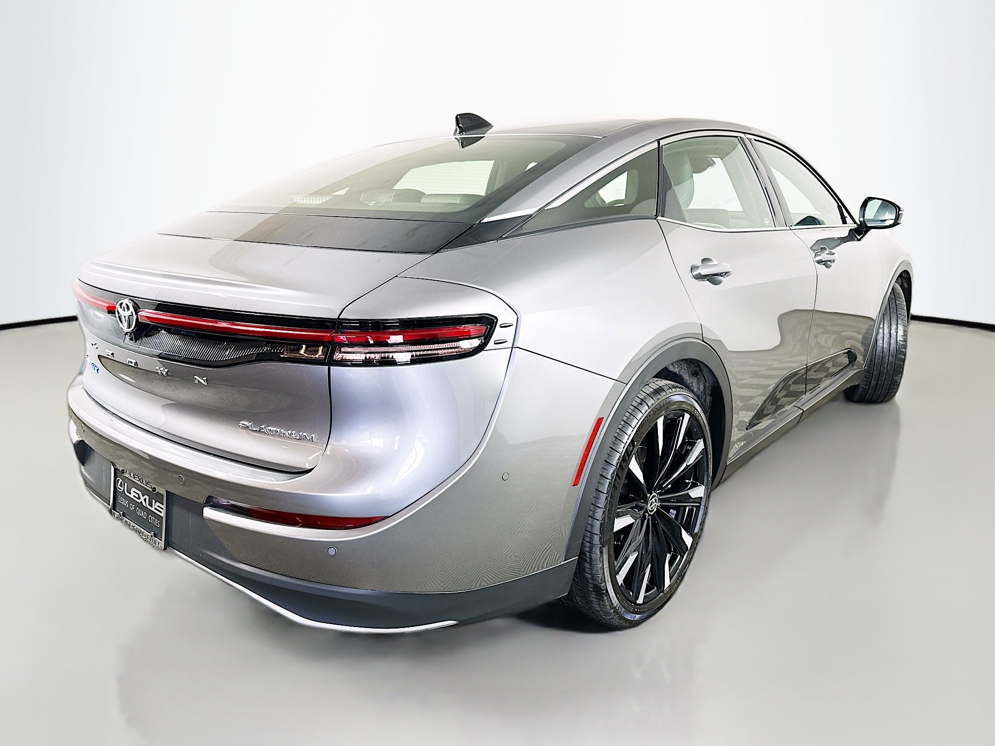 Used 2025 Toyota Crown Platinum image 7