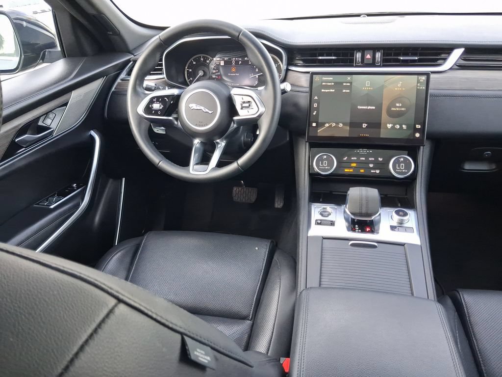 Used 2023 Jaguar F-PACE S AWD/4WD image 10