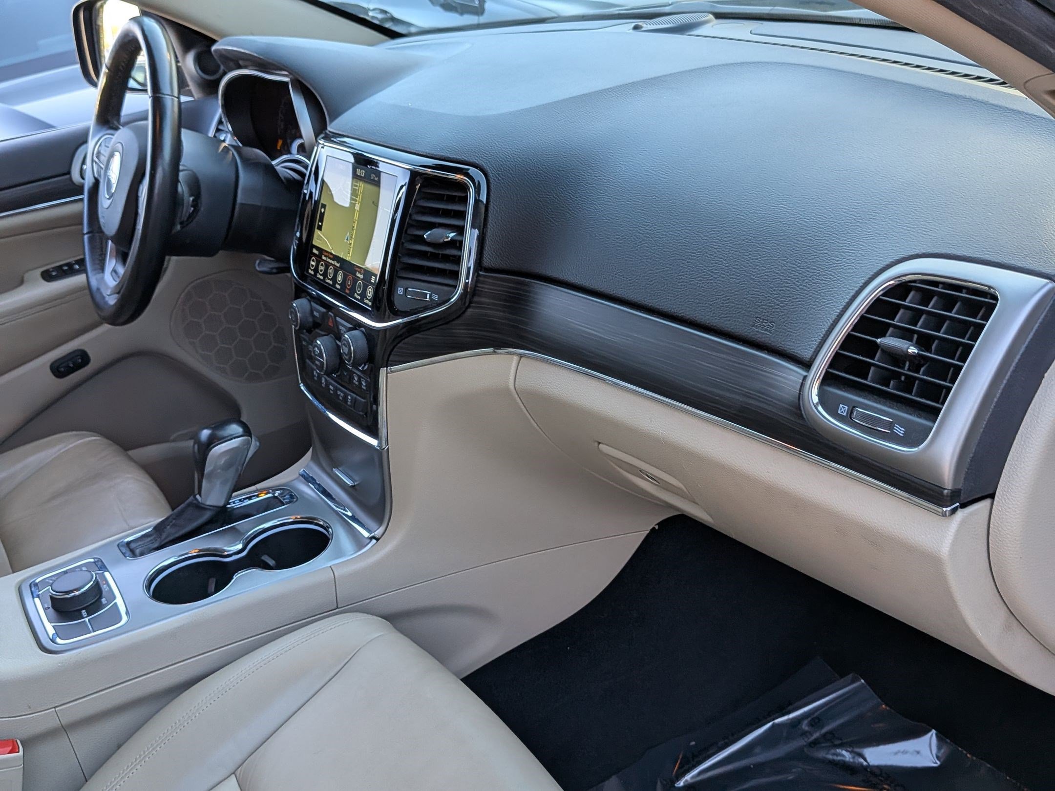 Used 2021 Jeep Grand Cherokee Limited w/ Sun & Sound Group image 34