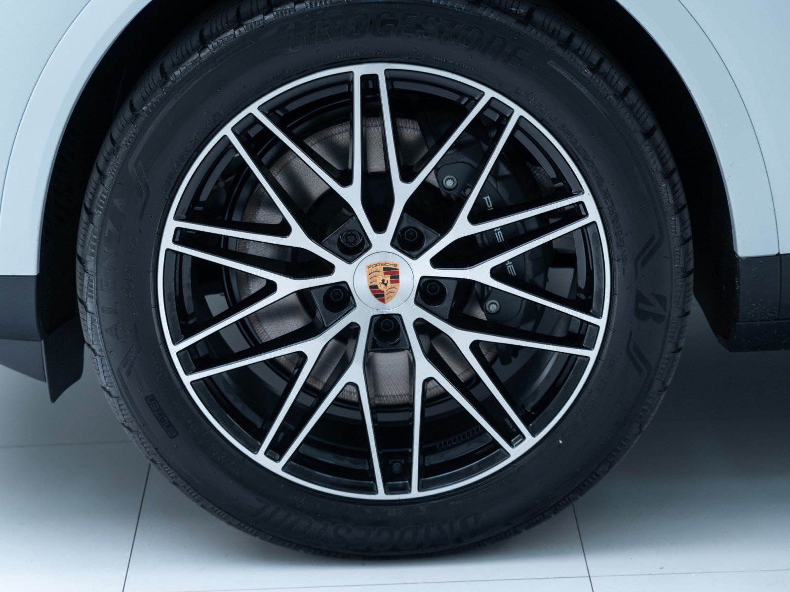 Used 2026 Porsche Cayenne AWD/4WD image 12
