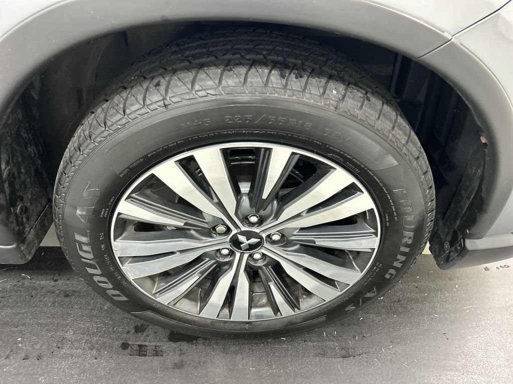 Used 2020 Mitsubishi Outlander SE AWD/4WD image 8