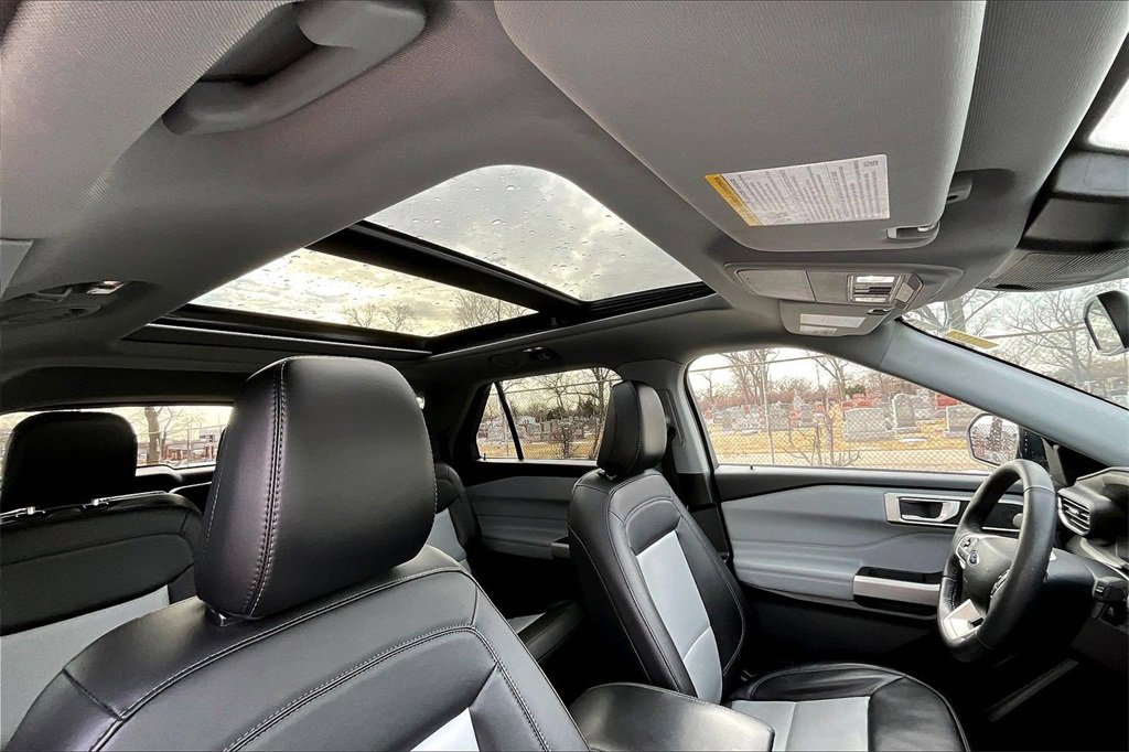 Used 2023 Ford Explorer XLT w/ Equipment Group 202A image 21