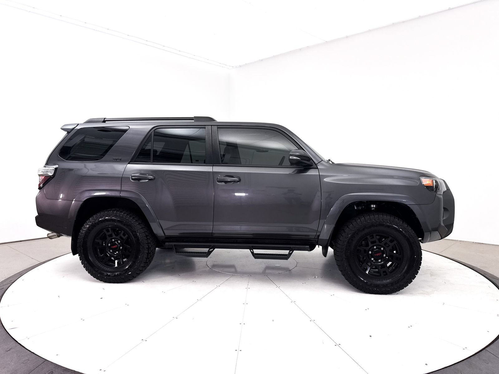 Used 2018 Toyota 4Runner SR5 Premium AWD/4WD image 39