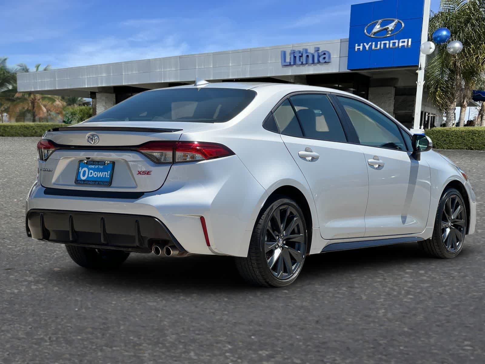 Used 2025 Toyota Corolla XSE FWD image 3