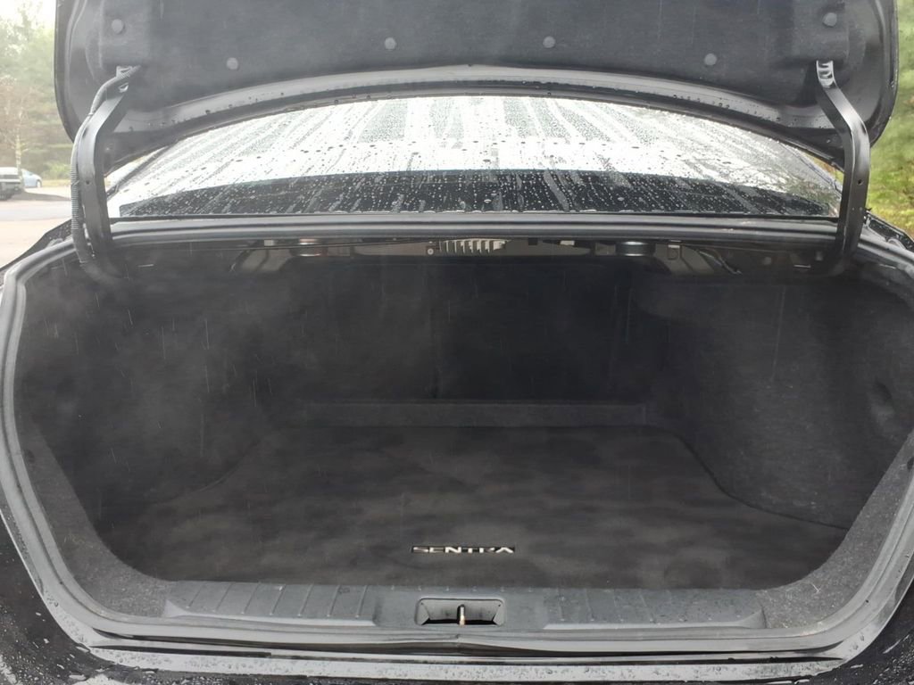 Used 2021 Nissan Sentra SR w/ SR Premium Package FWD image 8