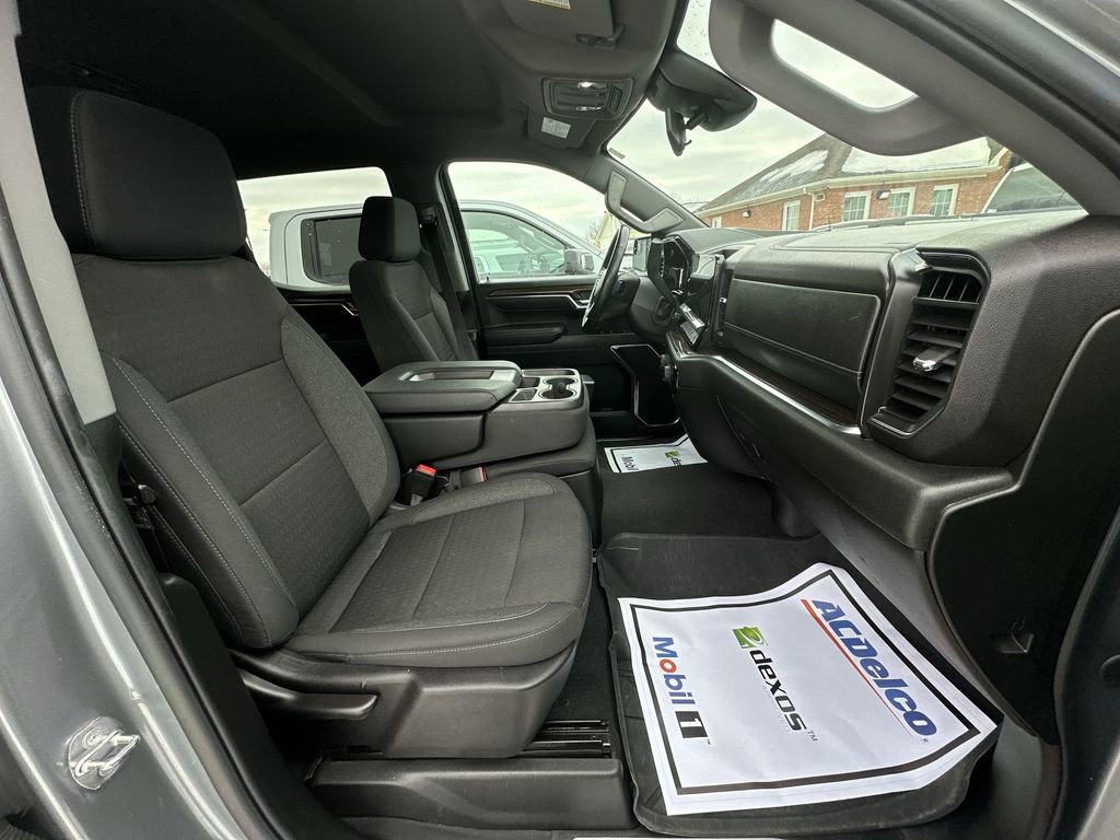 Used 2024 Chevrolet Silverado 1500 LT image 23